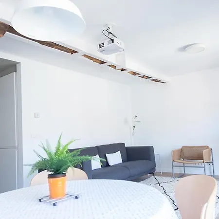 Apartamento Next Center Bus & Train Station Free Wifi